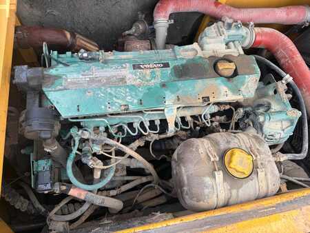 Lánctalpas kotrógép 2008 Volvo EC235CNL (5)