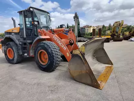 Chargeuse sur pneus 2007 Hitachi ZW180 (10)