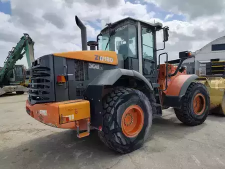 Chargeuse sur pneus 2007 Hitachi ZW180 (11)