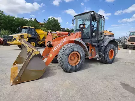 Chargeuse sur pneus 2007 Hitachi ZW180 (9)