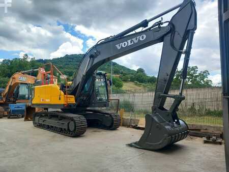 Kettenbagger 2016 Volvo EC220ENL (1)