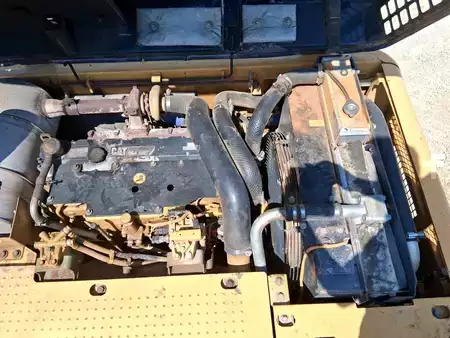 Korečková rýpadla 2009 Caterpillar 323D (9)