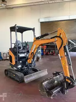 Minibagry 2025 Case CX17D (1)