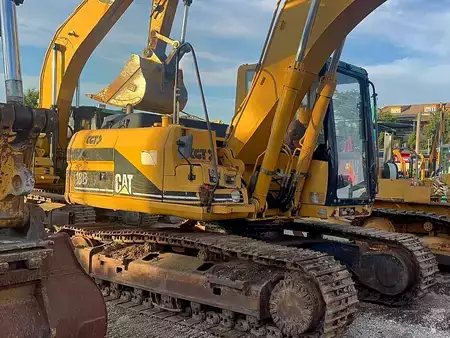 Korečková rýpadla 2001 Caterpillar 318BLN (2)