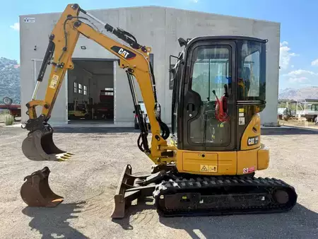 Mini kotrógép 2019 Caterpillar 303ECR (1)