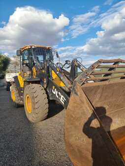 Pyöräkuormaajat 2015 JCB 437HTT4 (2)