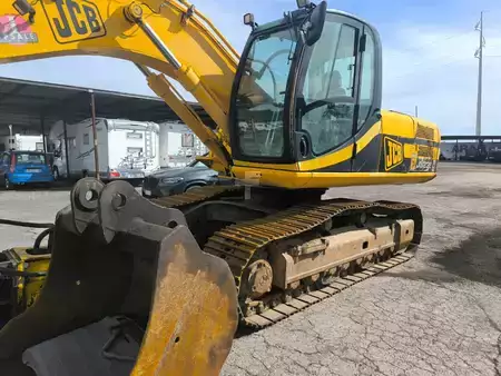 Hydraulic Excavators 2004 JCB JS235HD (1)