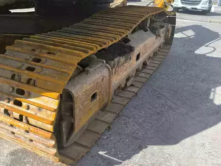 Hydraulic Excavators 2004 JCB JS235HD (11)