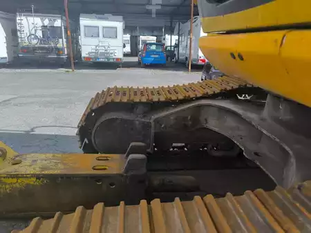 Hydraulic Excavators 2004 JCB JS235HD (13)