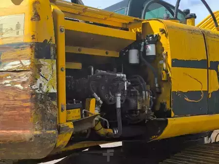 Hydraulic Excavators 2004 JCB JS235HD (9)