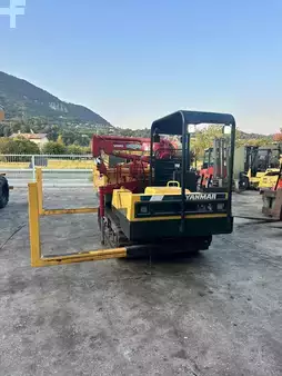 Tombereau sur chenilles 2007 Yanmar C30R (11)
