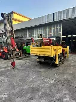 Tombereau sur chenilles 2007 Yanmar C30R (13)