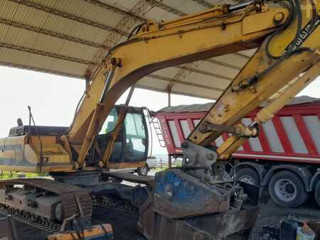 Beltegraver 2005 JCB JS330 (1)