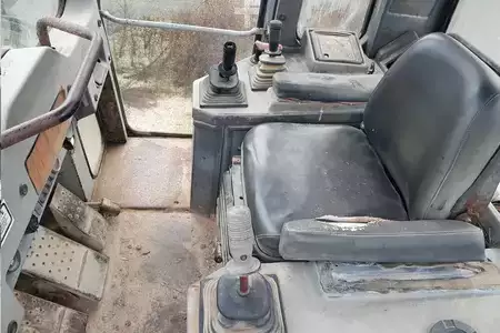 Chargeuse sur chenilles 1998 Fiat-Hitachi FL10E (9)