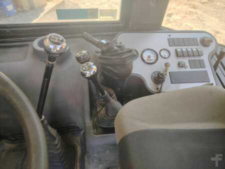 Rigid Backhoe Loader 2004 JCB 2CX (8)
