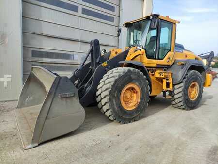 Kolové nakladače 2015 Volvo L110H (1)