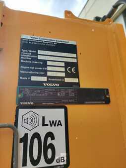 Kolové nakladače 2015 Volvo L110H (10)