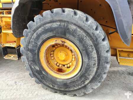 Kolové nakladače 2015 Volvo L110H (9)