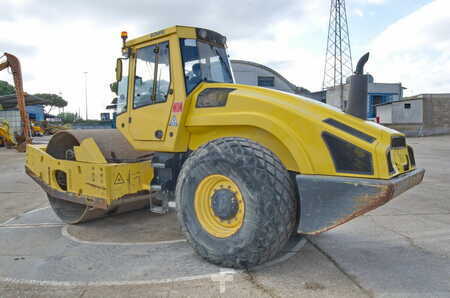 Komprimator 2005 BOMAG BW219DH-4 (1)