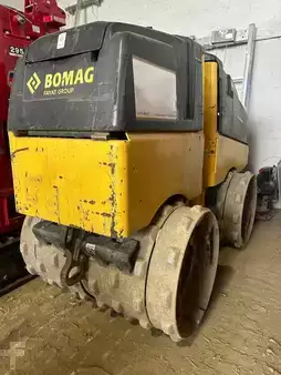 Kompaktorit (jätteiden tiivistyslaitteet) 2016 BOMAG BMP851 (2)