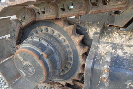 Rupsgraafmachines 2011 New Holland Construction E485B (11)