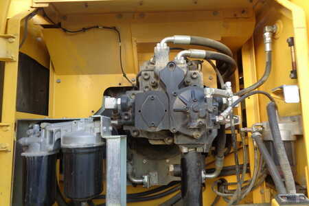 Rupsgraafmachines 2011 New Holland Construction E485B (7)