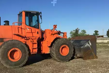 Carregadeira de rodas 2000 Fiat-Hitachi W270 (7)