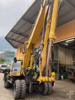 New Holland Construction MH-PLUS