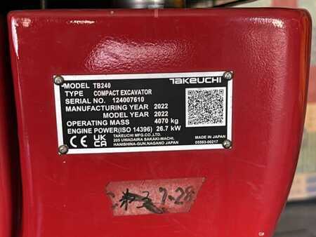 Minibagry 2022 Takeuchi TB240 (5)