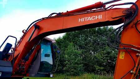 Escavatori gommati 2005 Hitachi ZX130W (9)