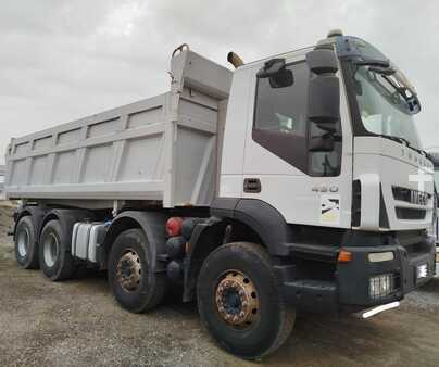Camión 2010 Iveco 450 (2)