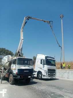 Truck Concrete pumping 1990 Iveco 330.30 Turbo (4)