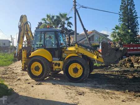 Rigid Backhoe Loader 2009 New Holland Construction LB115B (2)