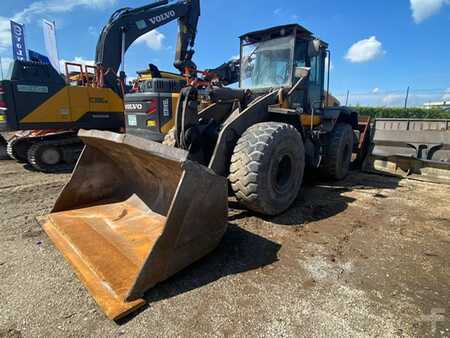 Pyöräkuormaajat 2012 JCB 457ZX (1)