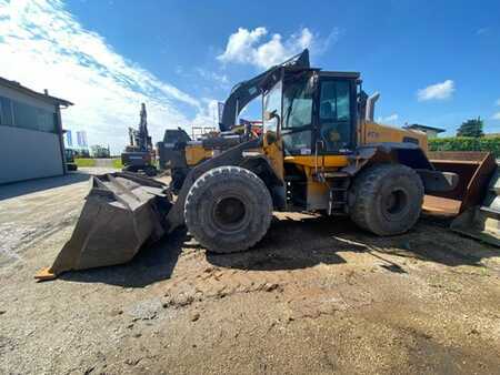 Pyöräkuormaajat 2012 JCB 457ZX (2)