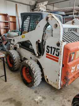 Kompakt rakodó 2004 Bobcat S175 (3)