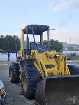 Ładowarki kołowe 2004 Komatsu WA180 (2)