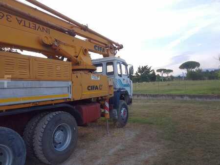 Čerpadla betonu 1992 Iveco Magirus 330 (3)