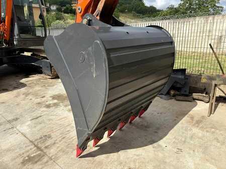 Escavadora de rastos 2011 Hitachi ZX210LCN-3 (13)