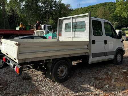 Lastkraftwagen 2006 Iveco 35-135 (3)