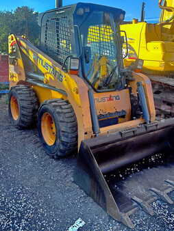 Cargadores compactas 2020 Mustang 2600R (12)