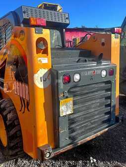 Cargadores compactas 2020 Mustang 2600R (4)