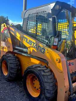 Cargadores compactas 2020 Mustang 2600R (9)