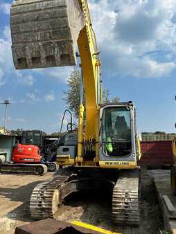 Rupsgraafmachines 2007 New Holland Construction E245B (1)