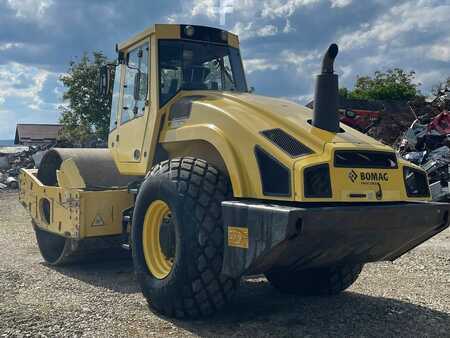 Enkelt tromlekomprimator 2012 BOMAG BW219DH (2)