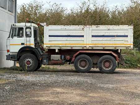 Náklaďák 1992 Iveco 330-36 (1)