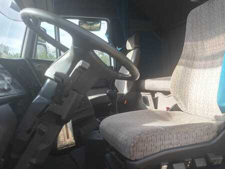 Camión 2003 Iveco 440E43T-P (10)