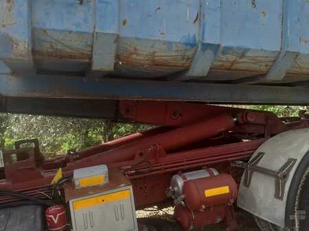 Camión 2003 Iveco 440E43T-P (3)