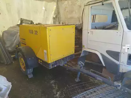 Kompresor 1998 Atlas Copco XAS32 (2)