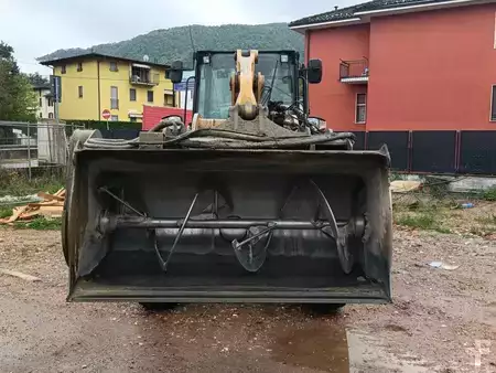 Radlader 2018 Caterpillar 908M (3)